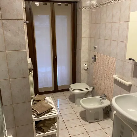 One Новара